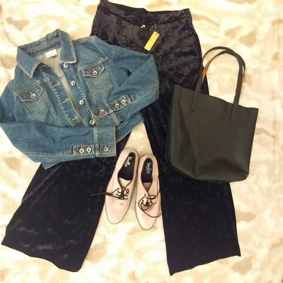 What's Black and Blue - Picture 2 of 2